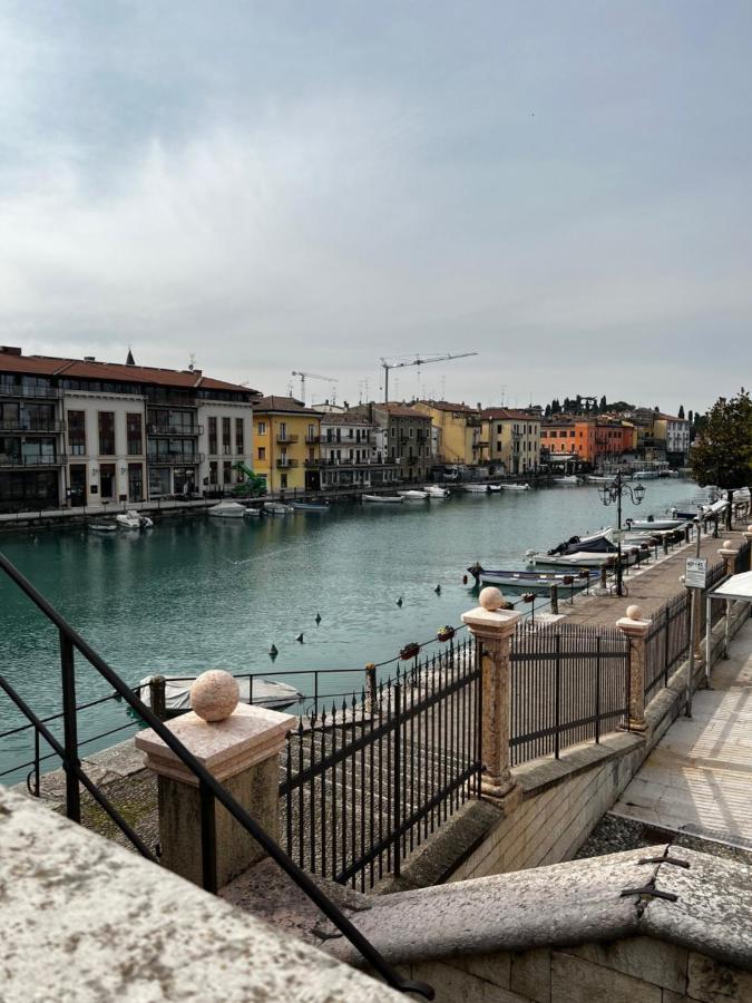 C House Rooms Lake Peschiera del Garda Luaran gambar