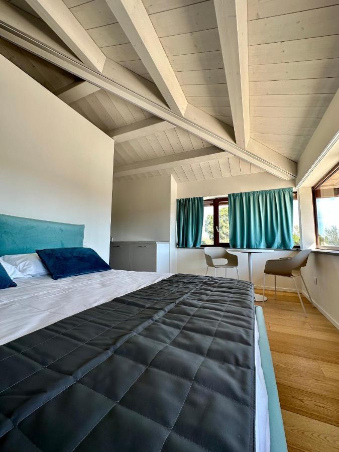 C House Rooms Lake Peschiera del Garda Luaran gambar