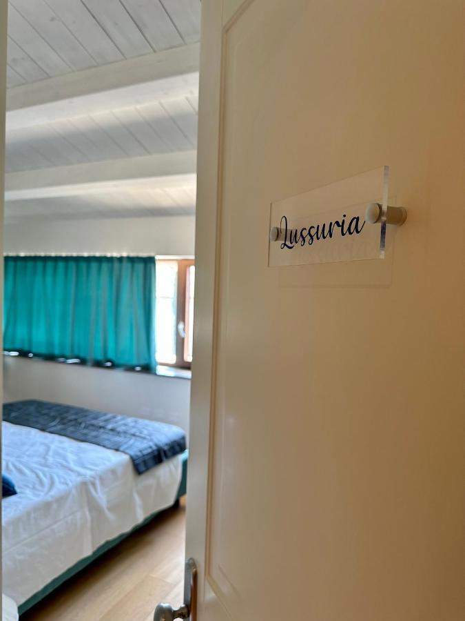 C House Rooms Lake Peschiera del Garda Luaran gambar